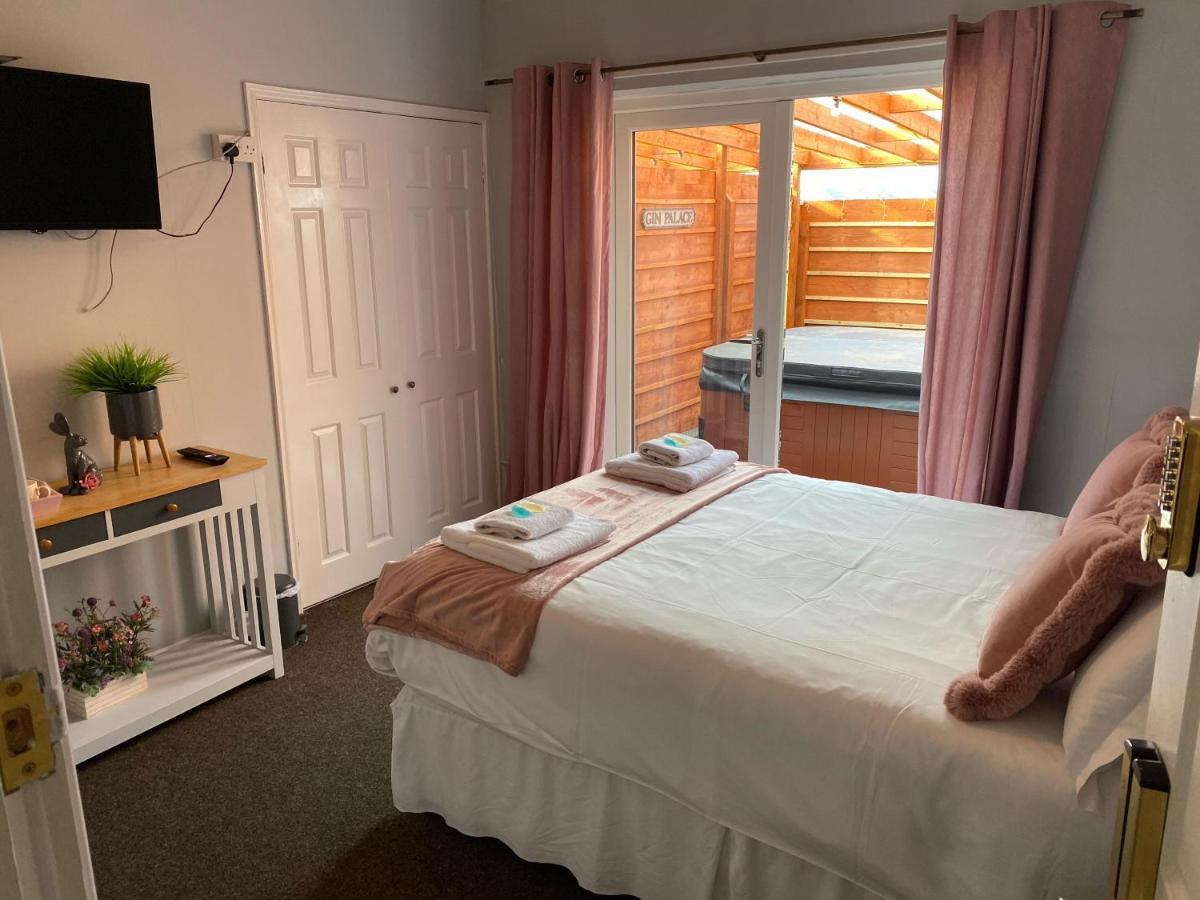 The Mayfair Lodge & Family Suite Hartlepool Bagian luar foto