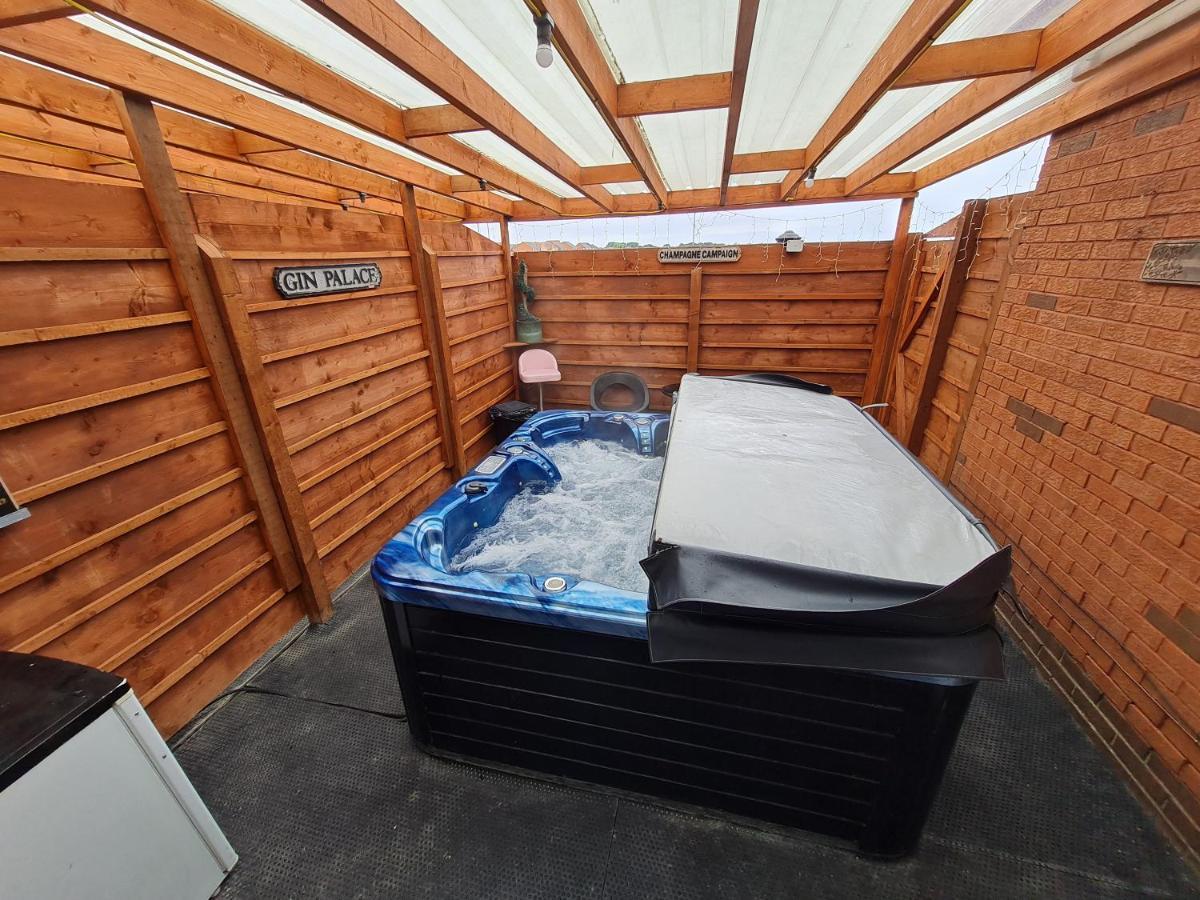 The Mayfair Lodge & Family Suite Hartlepool Bagian luar foto