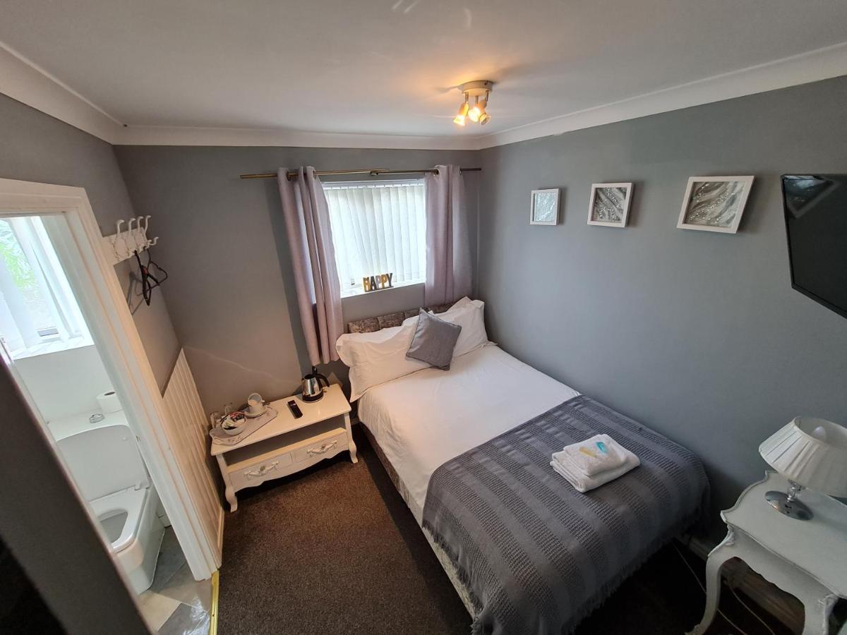 The Mayfair Lodge & Family Suite Hartlepool Bagian luar foto